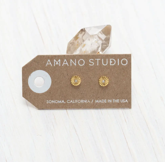 Wink Studs