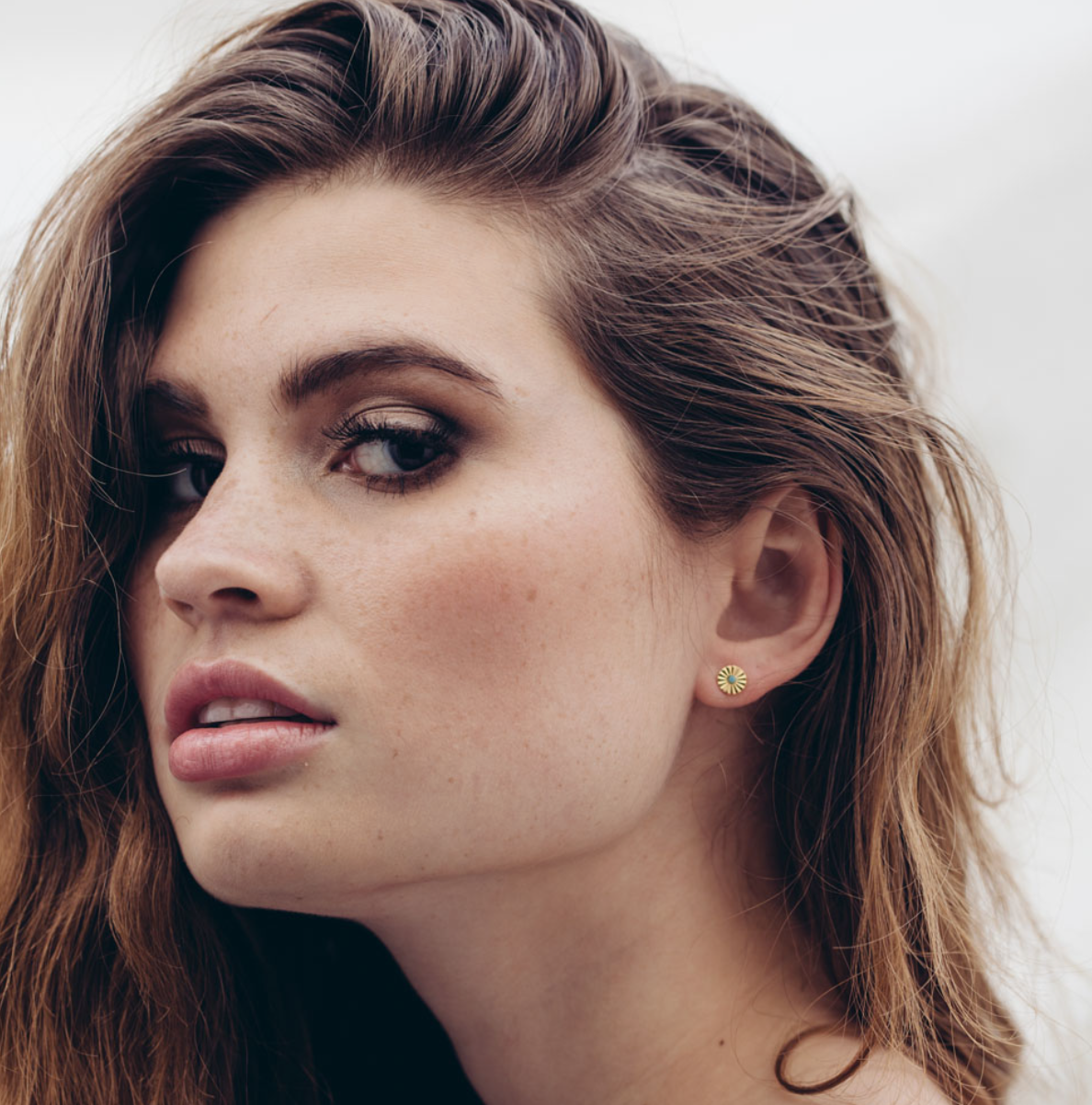 Wink Studs